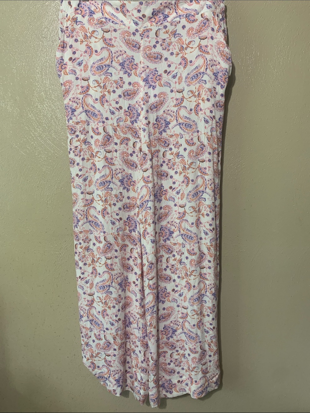 Jessica Simpson size L Cream Pants with Lavender and Peach Paisley NWT
